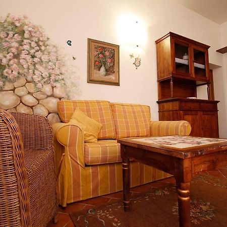 Gatto Bianco Tizzauli Villa Монтеспертоли Екстериор снимка