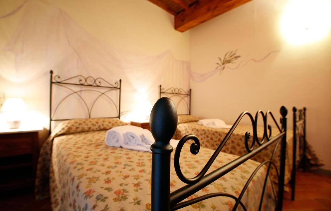 Gatto Bianco Tizzauli Villa Монтеспертоли Екстериор снимка