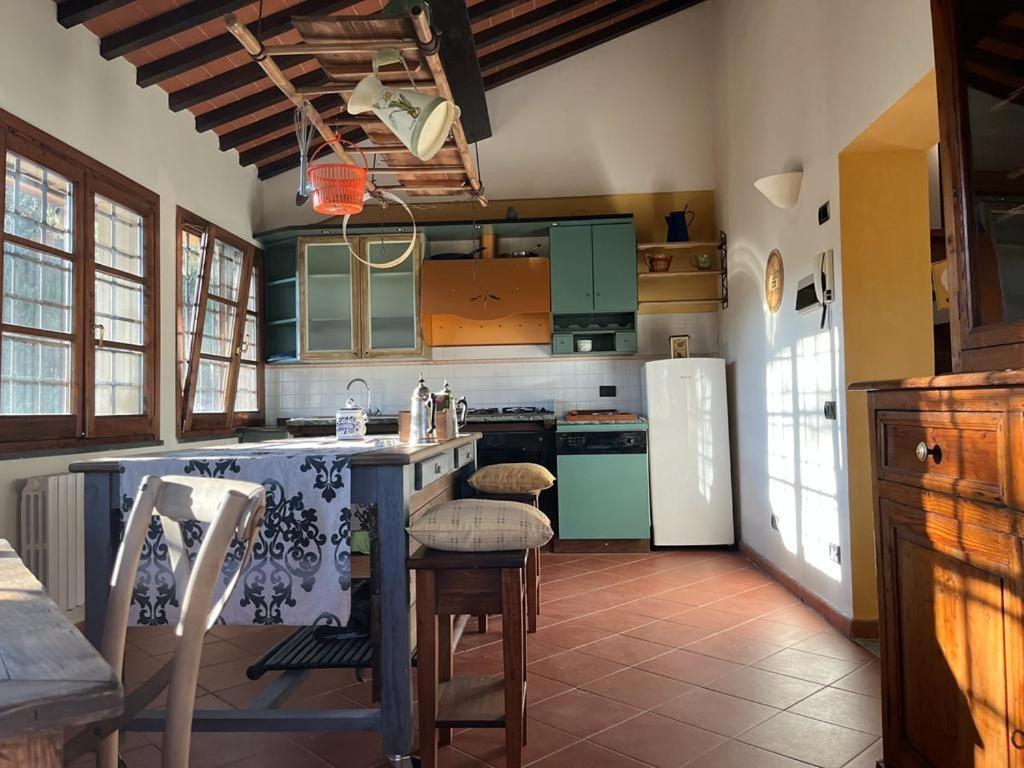 Gatto Bianco Tizzauli Villa Монтеспертоли Екстериор снимка
