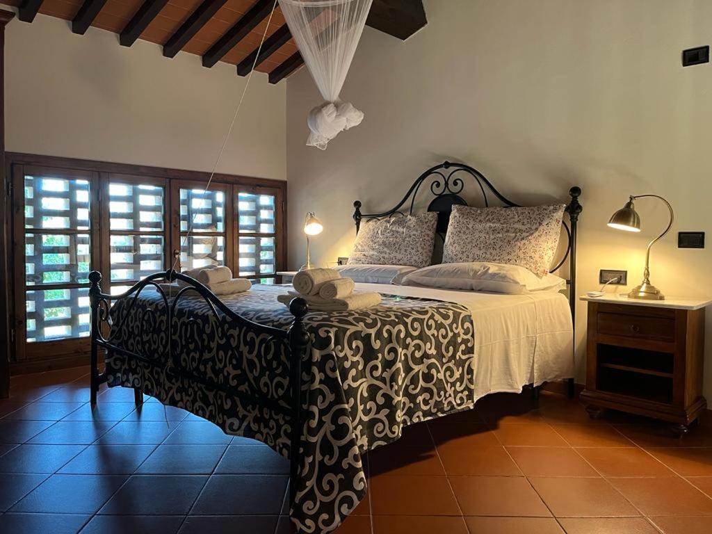 Gatto Bianco Tizzauli Villa Монтеспертоли Екстериор снимка